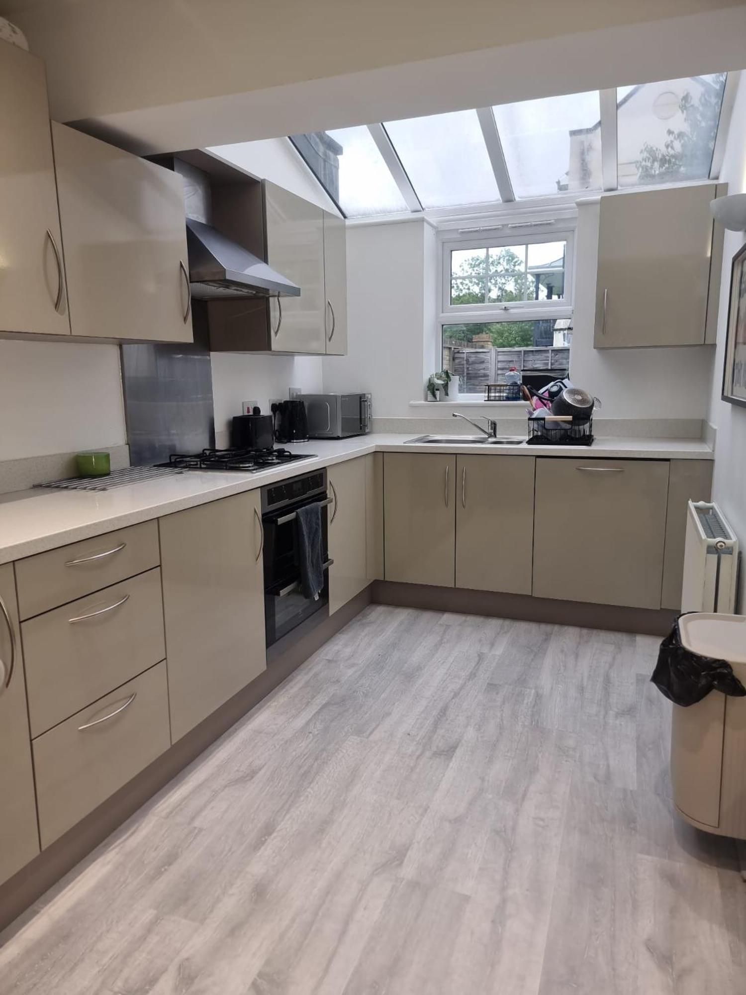 Bromley Common- Double Bedroom With En-Suite With Private Lounge In Shared Town House Eksteriør bilde